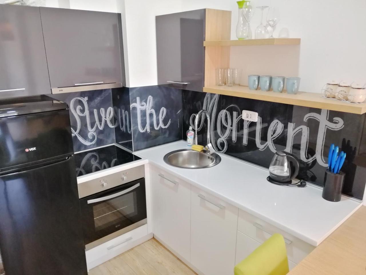 Sea Breeze Lux Apartments บุดวา ภายนอก รูปภาพ