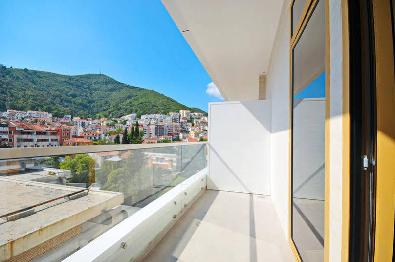 Sea Breeze Lux Apartments บุดวา ภายนอก รูปภาพ